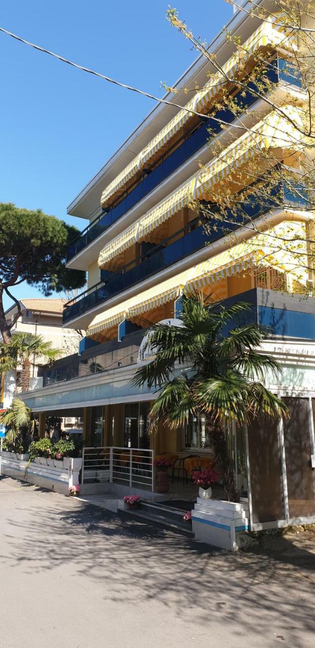 Hotel Ginevra Riccione Extérieur photo